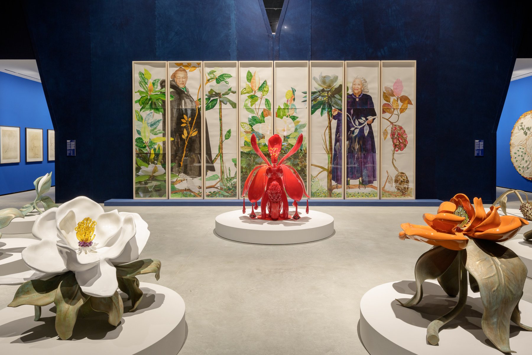 María Magdalena Campos-Pons, Anatomy of the Magnolia Tree for Koyo Kouoh & Toni Morrison, 2026. Installasjonsbilde, In Minor Keys, hovedutstillingen ved den 61. Veneziabiennalen, Sentralpaviljongen, Giardini, Venezia, 2026. Foto: Andrea Avezzù.