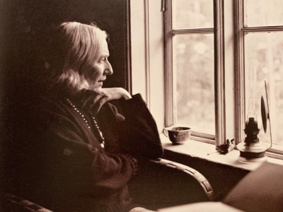 Lykken kan være å legge et håp av lys i det svarte kullet av Lykken kan være å legge et håp av lys i det svarte kullet